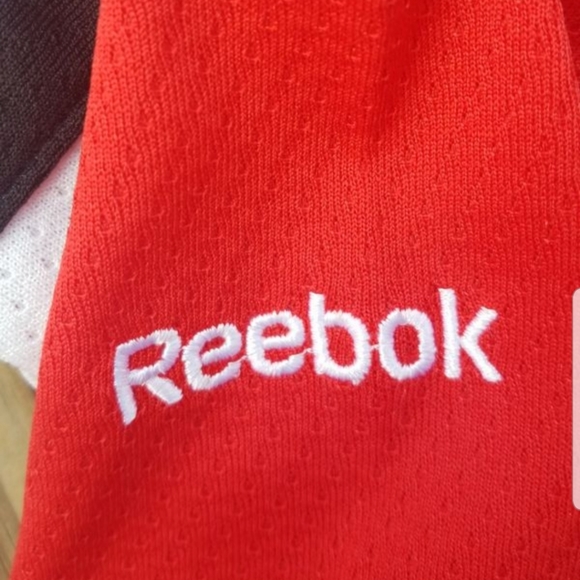 Blackhawks jersey - Picture 2 of 4